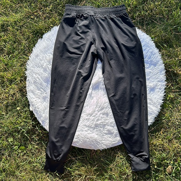 Under Armour Heat Gear Armour Women’s Joggers Black Size Small New with tag! - Picture 12 of 16